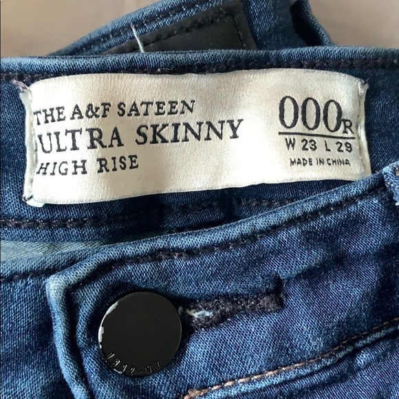 a&f skinny jeans (23 waist) - Picture 4 of 4